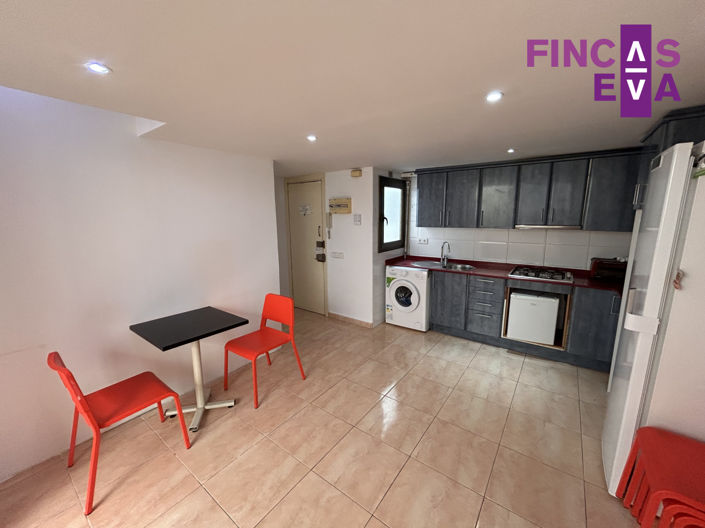 Image No.10-2 Bed Property for sale