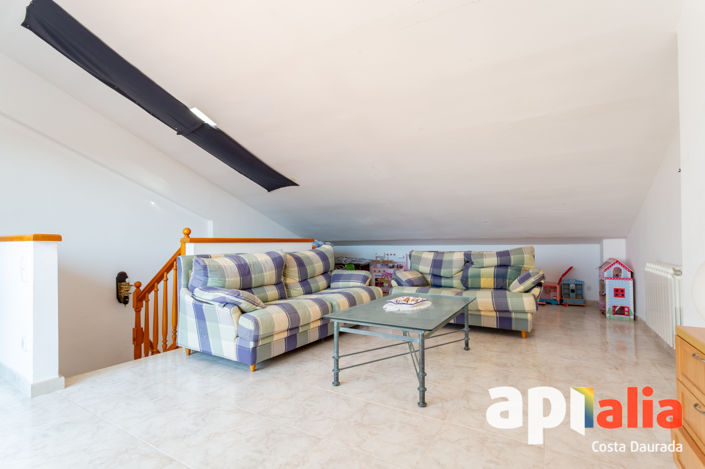 Image No.4-4 Bed Property for sale