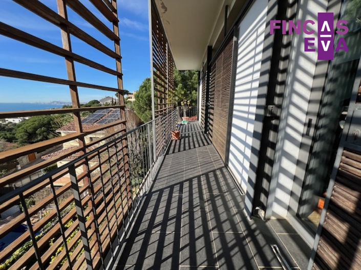 Image No.33-4 Bed Property for sale
