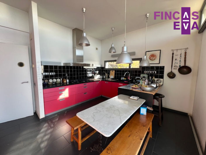 Image No.7-4 Bed Property for sale