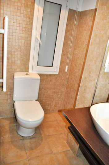 Image No.11-1 Bed Property for sale