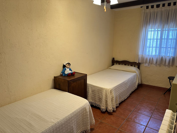 Image No.28-3 Bed Property for sale