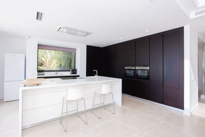 Image No.10-6 Bed Property for sale