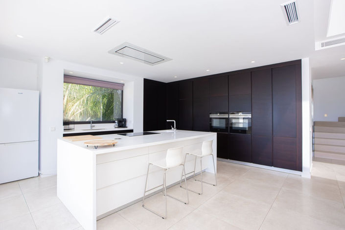 Image No.12-6 Bed Property for sale