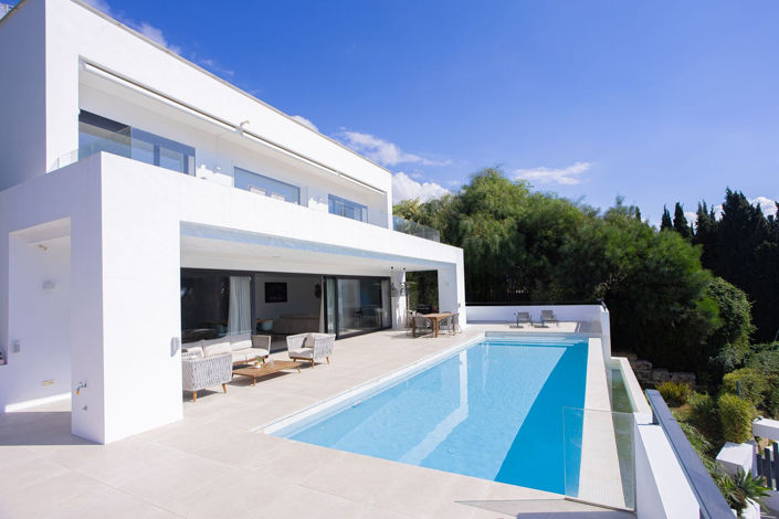 Image No.22-6 Bed Property for sale