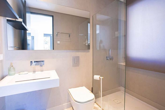 Image No.36-6 Bed Property for sale