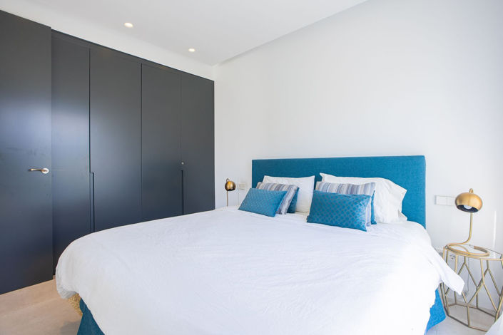 Image No.43-6 Bed Property for sale