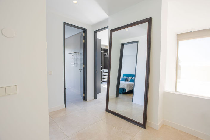 Image No.48-6 Bed Property for sale