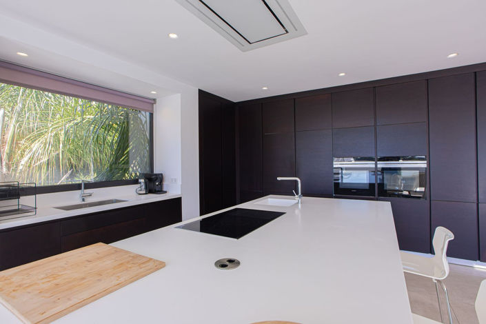 Image No.8-6 Bed Property for sale