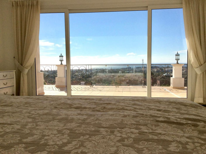 Image No.10-7 Bed Property for sale