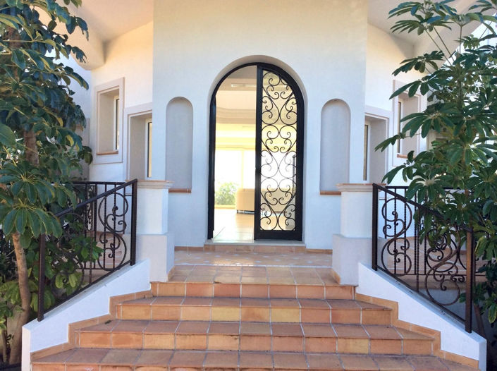 Image No.22-7 Bed Property for sale