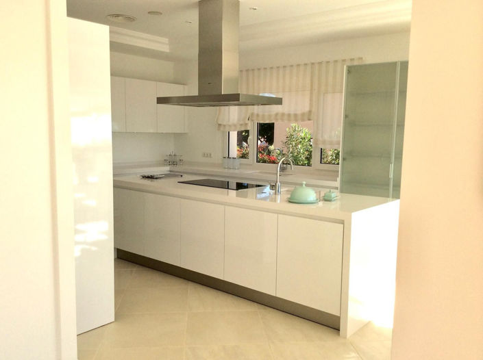 Image No.26-7 Bed Property for sale