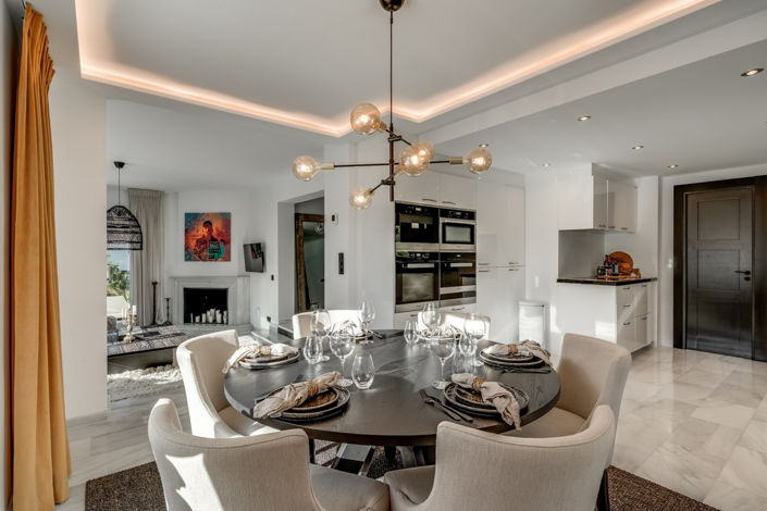 Image No.15-5 Bed Property for sale