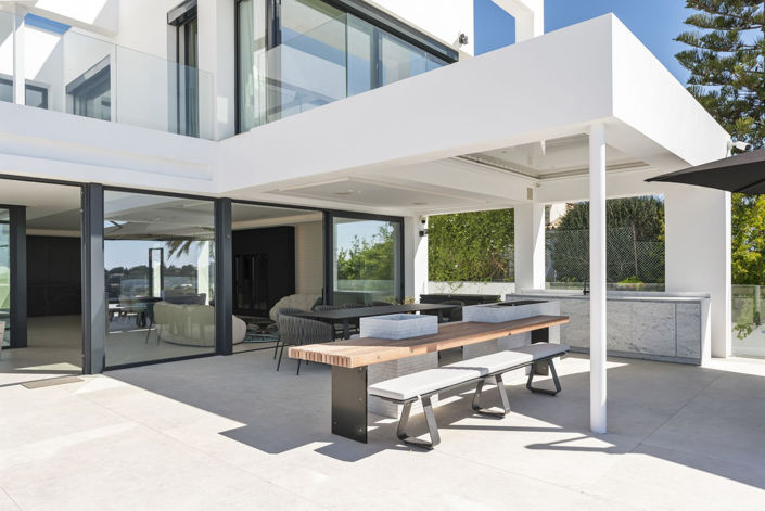 Image No.11-6 Bed Property for sale