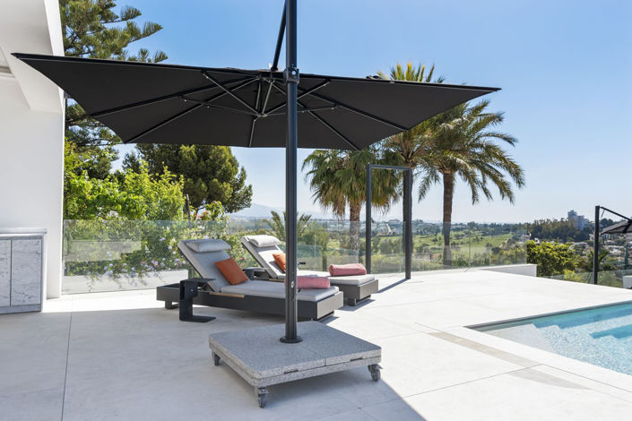 Image No.14-6 Bed Property for sale