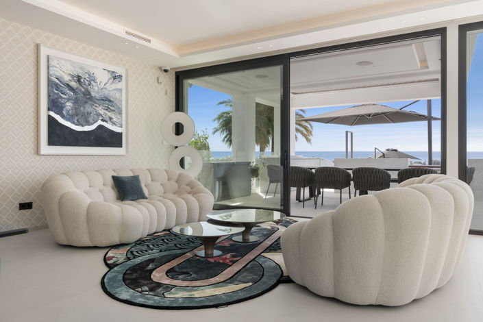 Image No.16-6 Bed Property for sale