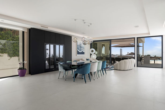 Image No.22-6 Bed Property for sale