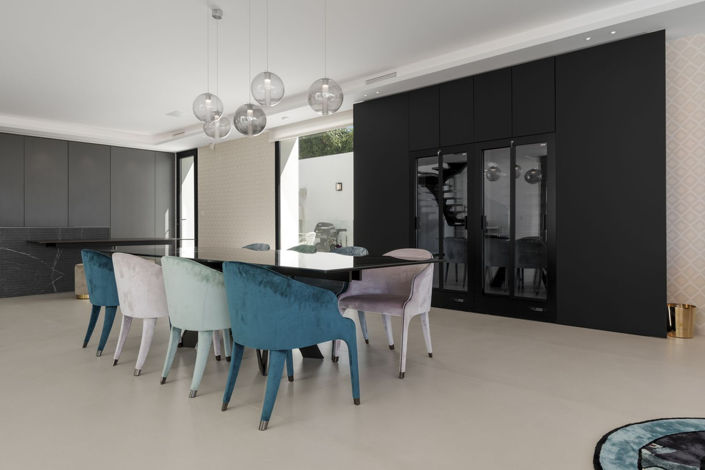 Image No.23-6 Bed Property for sale