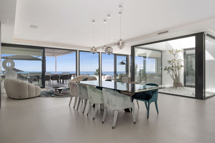 Image No.24-6 Bed Property for sale