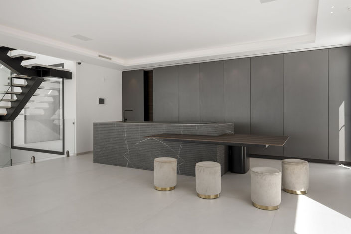 Image No.26-6 Bed Property for sale