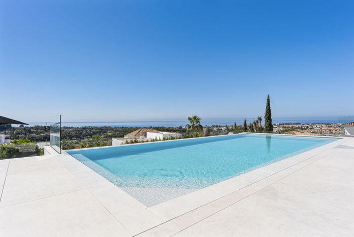 Image No.3-6 Bed Property for sale