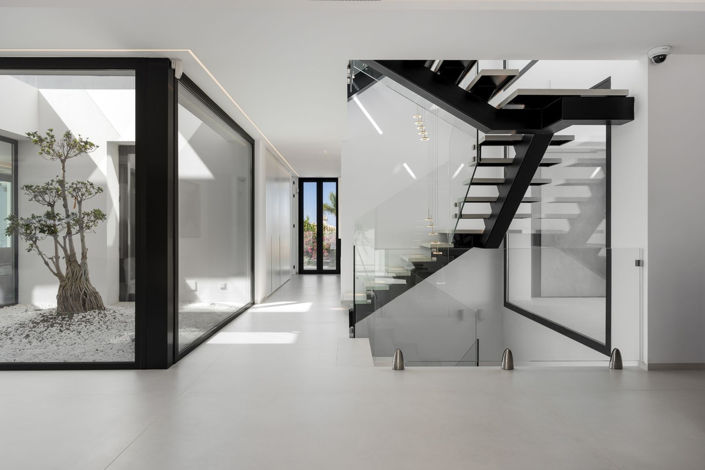 Image No.30-6 Bed Property for sale