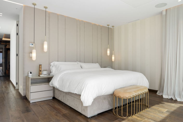 Image No.32-6 Bed Property for sale