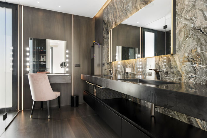 Image No.36-6 Bed Property for sale