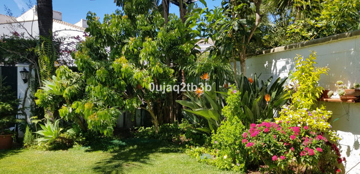 Image No.17-5 Bed Property for sale