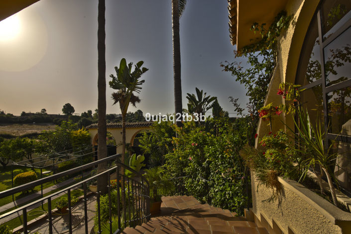 Image No.9-5 Bed Property for sale