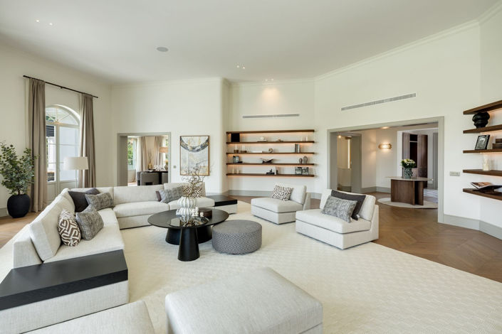 Image No.27-5 Bed Property for sale