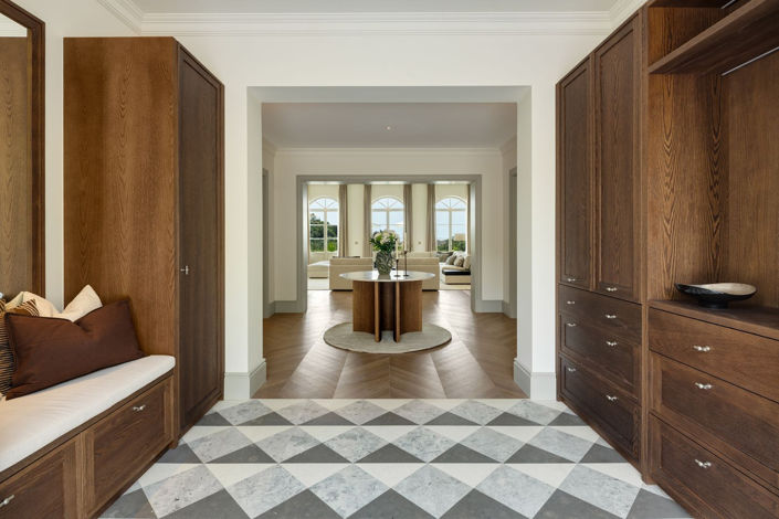 Image No.28-5 Bed Property for sale