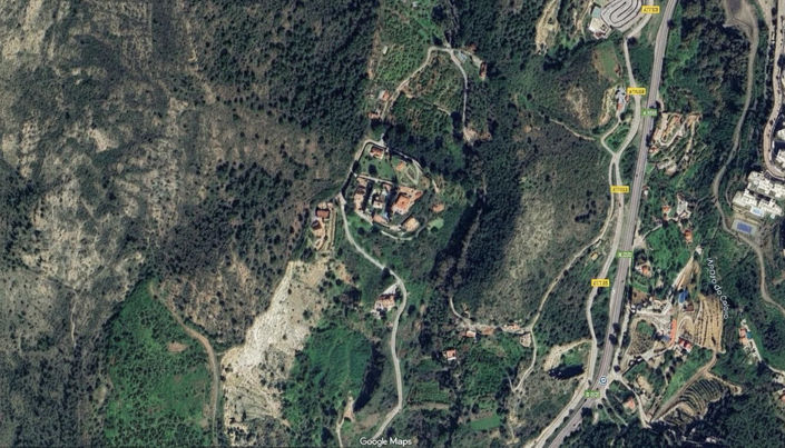 Image No.24-8 Bed Property for sale