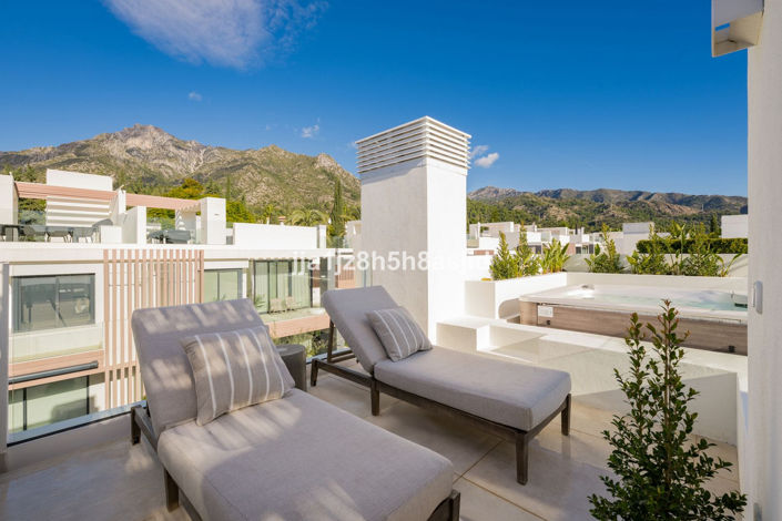 Image No.17-4 Bed Property for sale