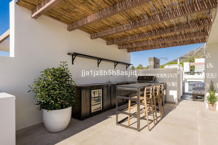 Image No.18-4 Bed Property for sale