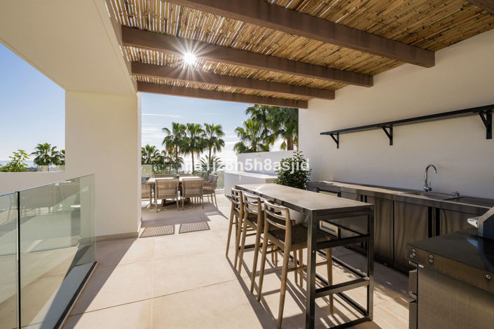 Image No.19-4 Bed Property for sale