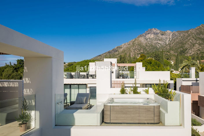 Image No.2-4 Bed Property for sale