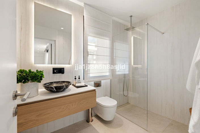 Image No.24-4 Bed Property for sale