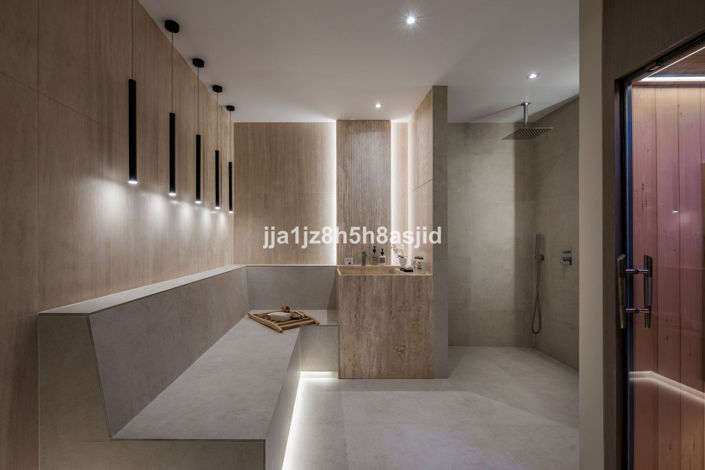 Image No.27-4 Bed Property for sale
