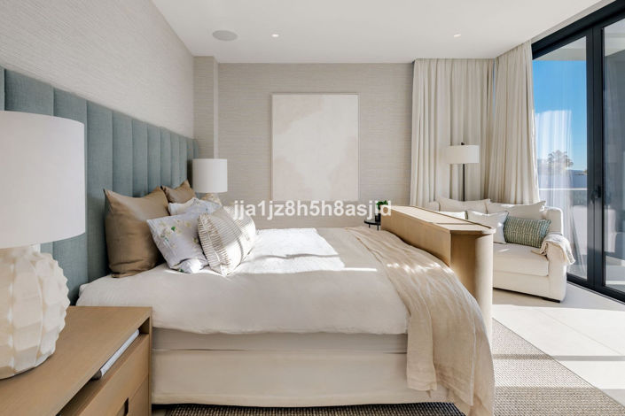 Image No.35-4 Bed Property for sale