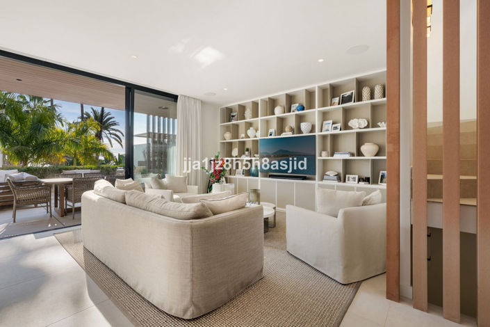 Image No.6-4 Bed Property for sale