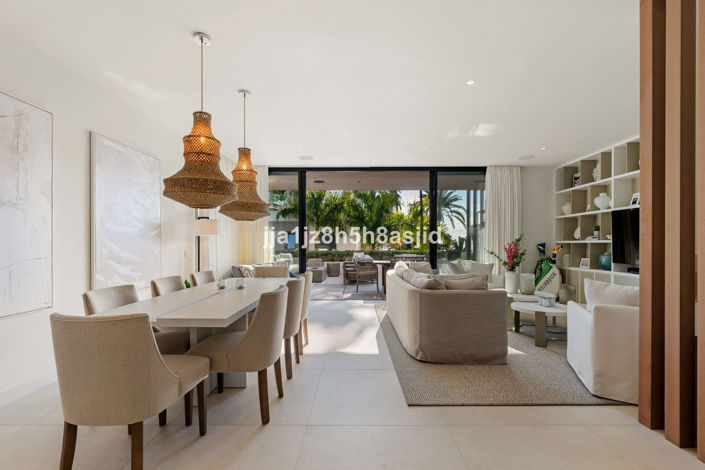 Image No.7-4 Bed Property for sale