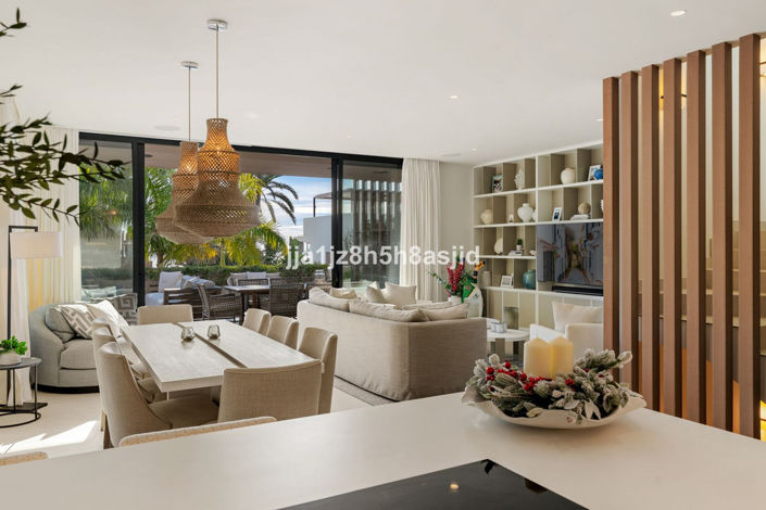 Image No.9-4 Bed Property for sale