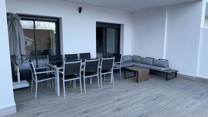 Image No.17-2 Bed Property for sale