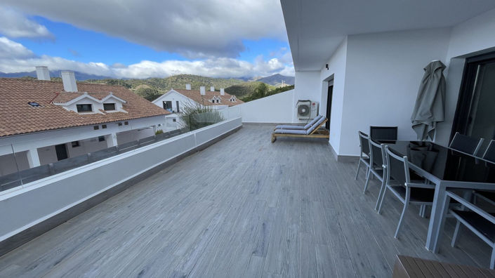 Image No.21-2 Bed Property for sale