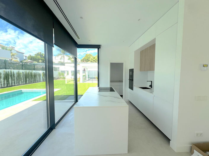 Image No.2-Propriété de 5 chambres à vendre à Estepona