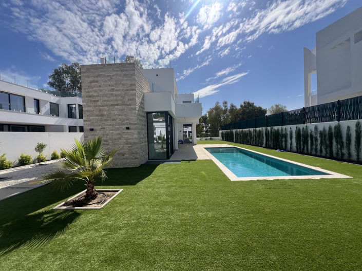 Image No.3-Propriété de 5 chambres à vendre à Estepona