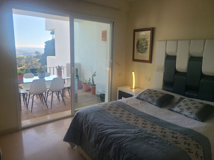 Image No.14-2 Bed Property for sale