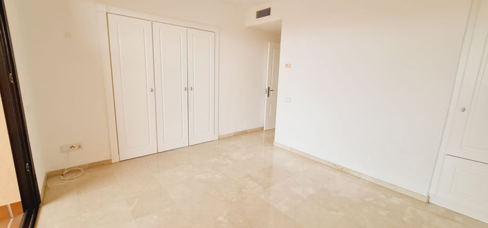 Image No.12-3 Bed Property for sale