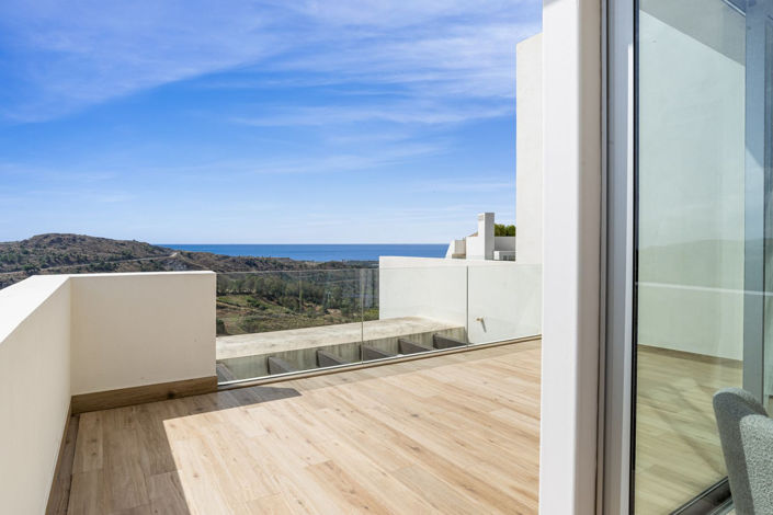 Image No.15-3 Bed Property for sale